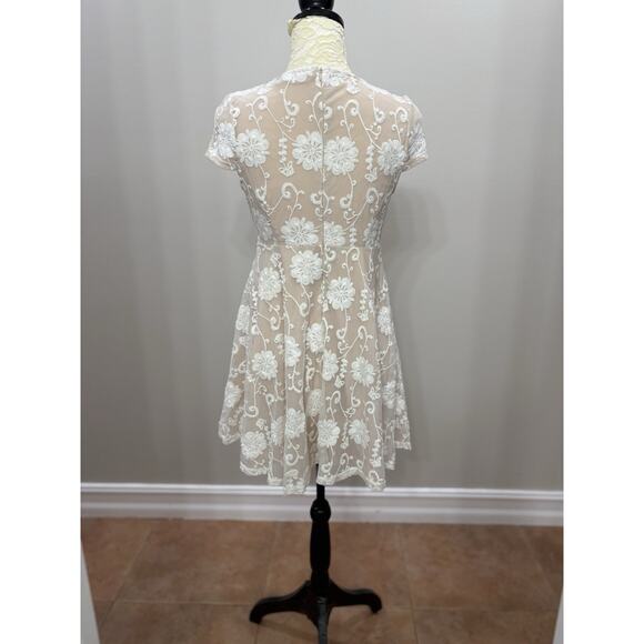 Forever 21 Medium Floral Lace Dress Fit & Flare Ivory Lace Coquette Low Cut Mini - Picture 3 of 13